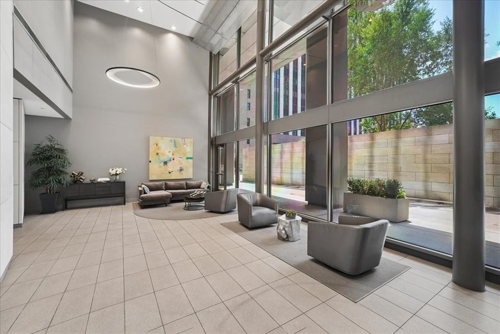 1200 MAIN Street 2108