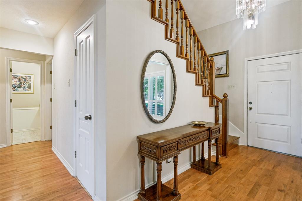 10 Lundys Lane
