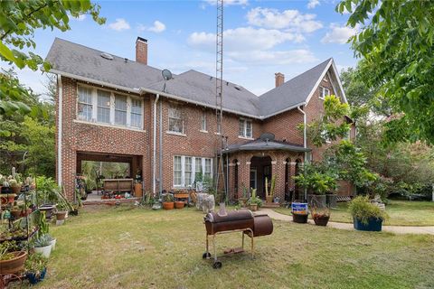 A home in Corsicana