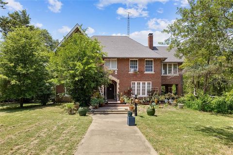 A home in Corsicana