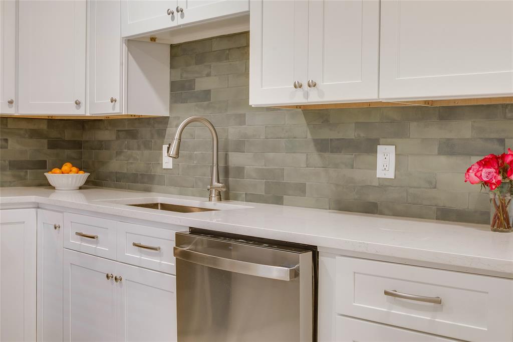 Royal Knoll Condominiums - Residential