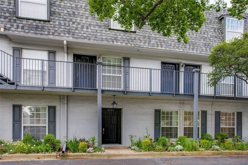 Royal Knoll Condominiums - Residential