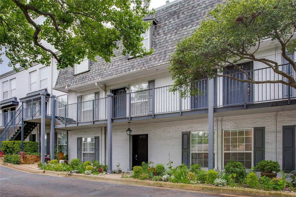 Royal Knoll Condominiums - Residential