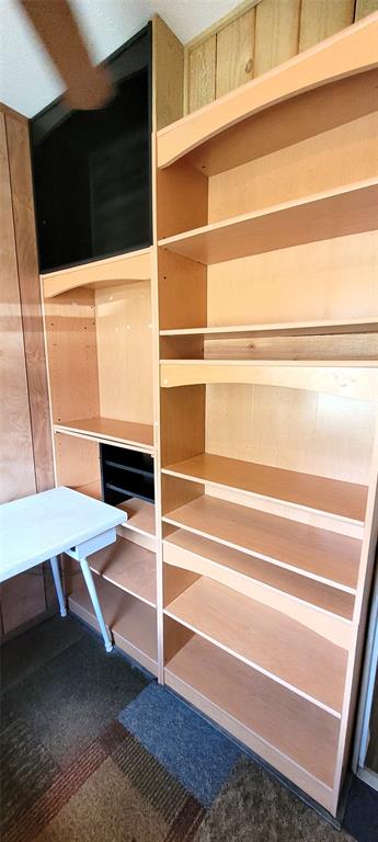 Broadview Acres - Residential