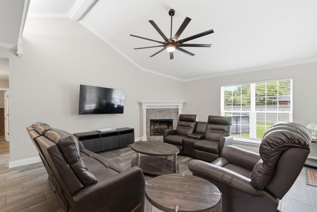 1111 Harbor Lakes Drive