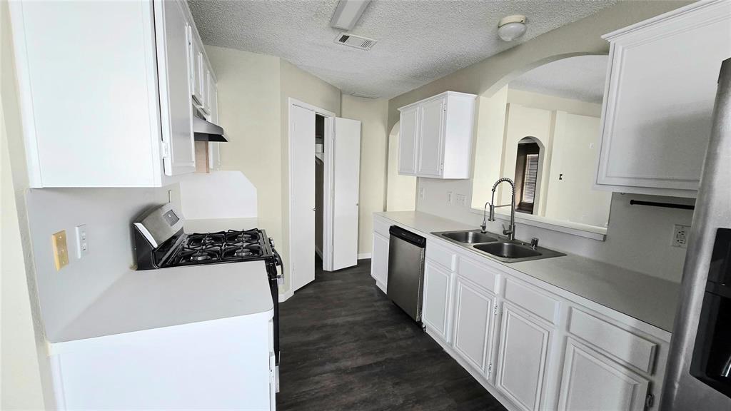 5205 Wedgewood Drive