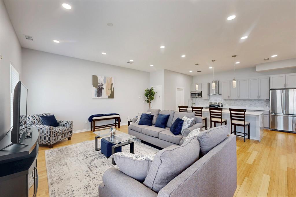 4633 Virginia Avenue 103