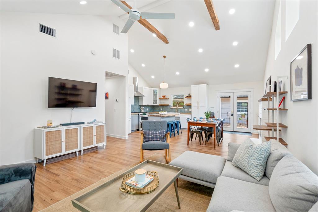 10021 Gateway Lane