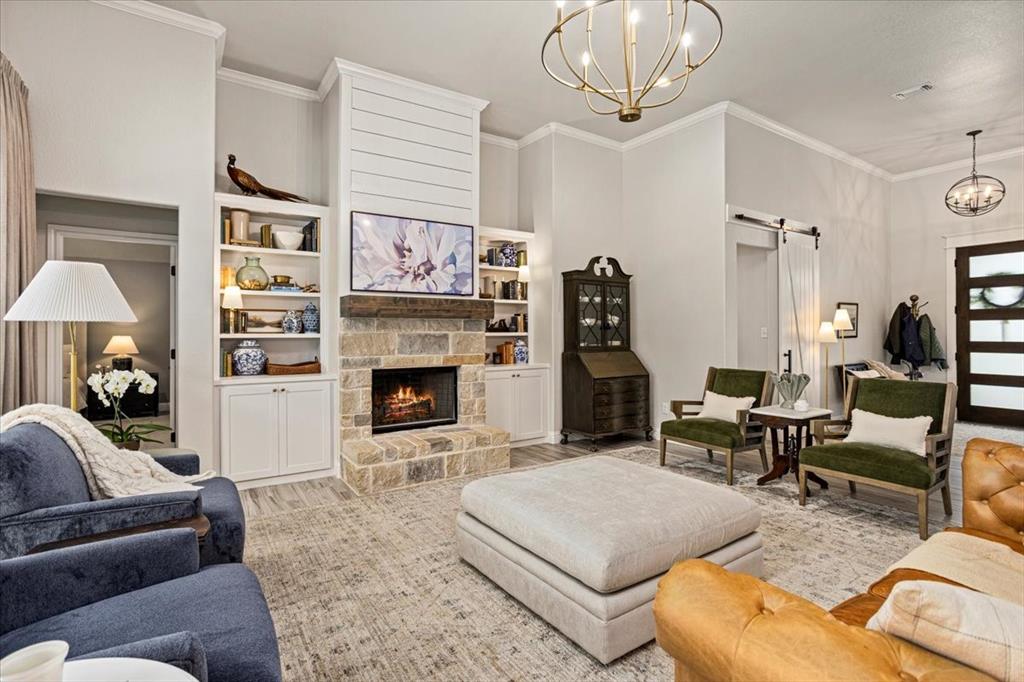 1025 Twin Oak Trail