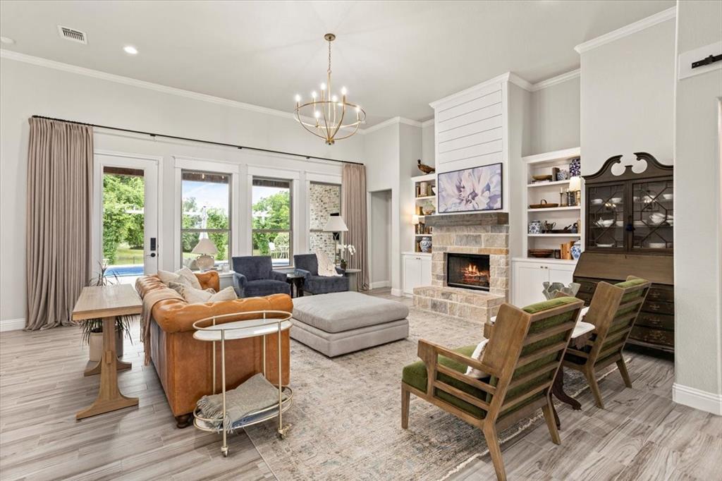 1025 Twin Oak Trail