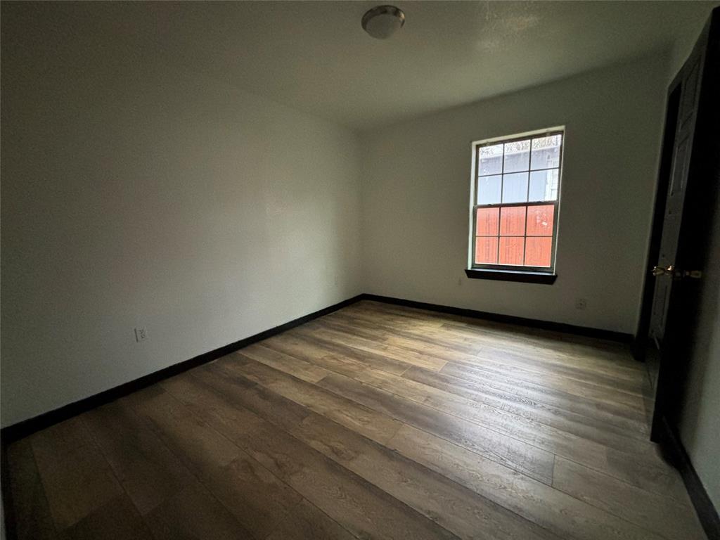 Ennis-Dvv - Residential Lease