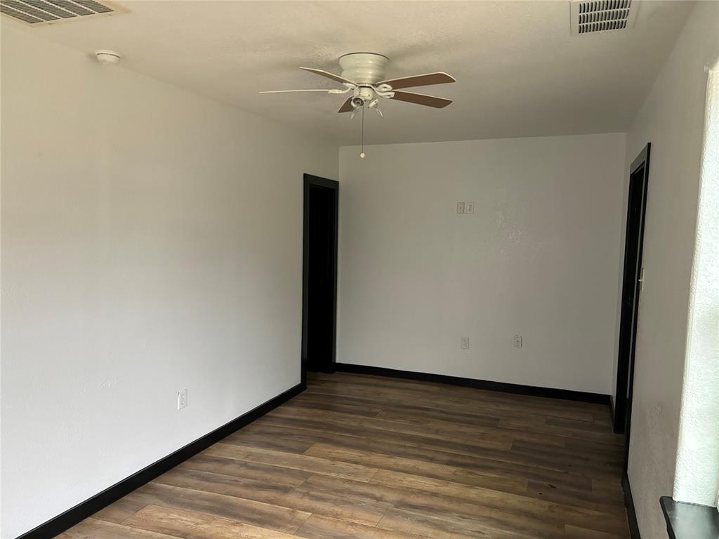 Ennis-Dvv - Residential Lease