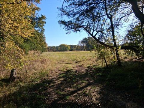 1071 CR 2205 Ivanhoe TX 75447