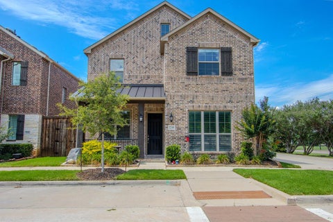 Photo of 2208 N Royal Crecent Drive N, Flower Mound, TX 75028 (MLS # 21422656)