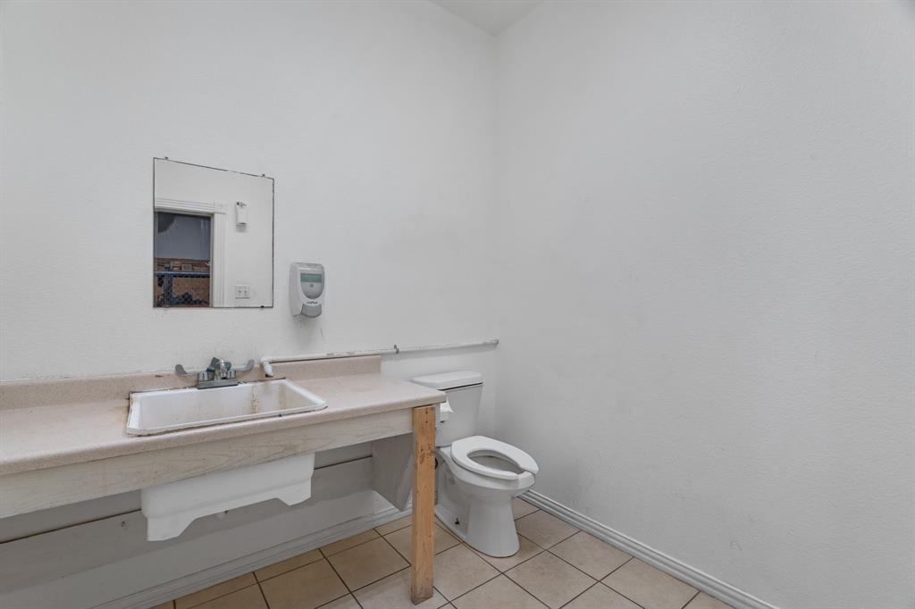 Greenlee Bus Park - Commercial Sale