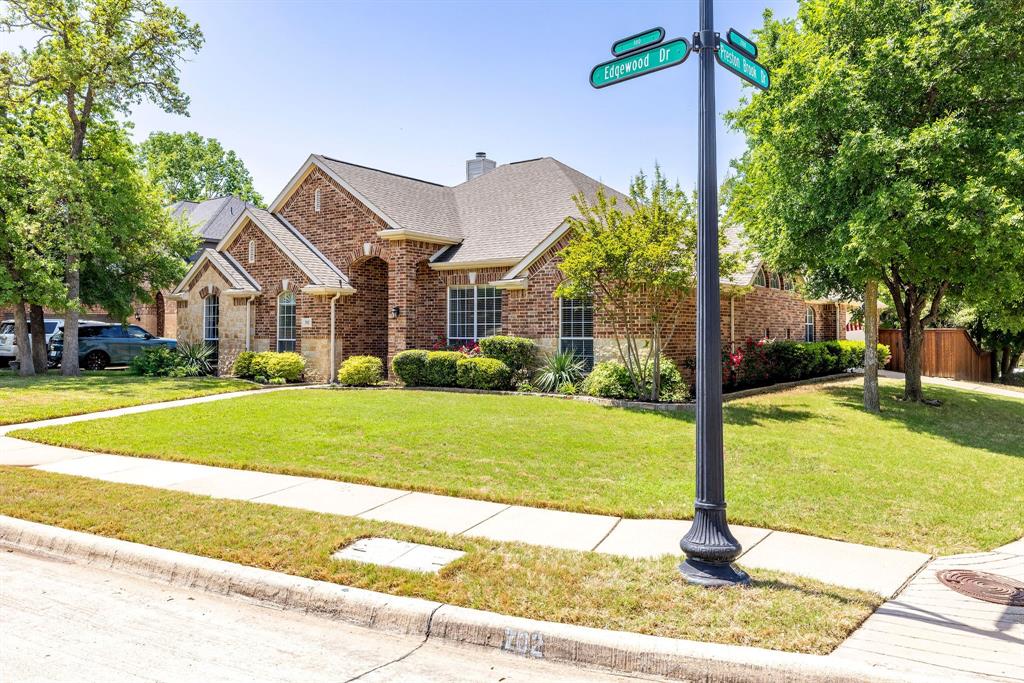 702 Edgewood Drive
