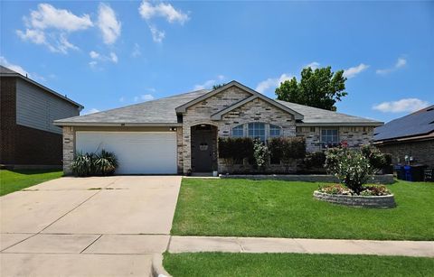 705 Tracy Drive Azle TX 76020