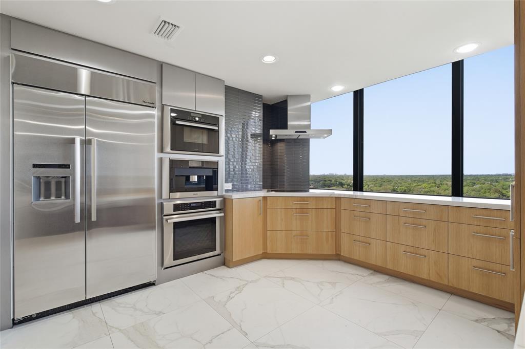 Bonaventure Condo - Residential