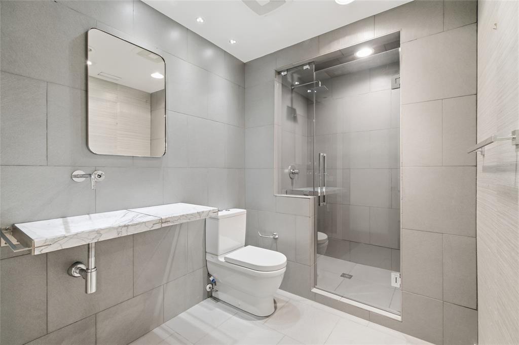 Bonaventure Condo - Residential