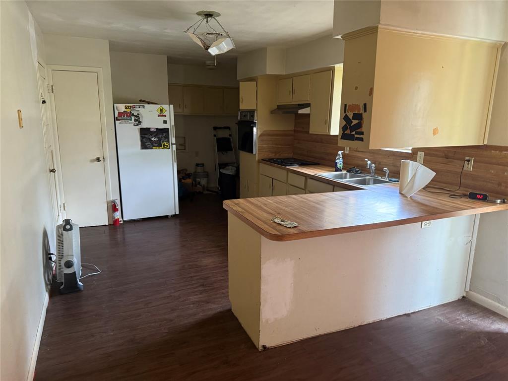 13817 Pyramid Drive