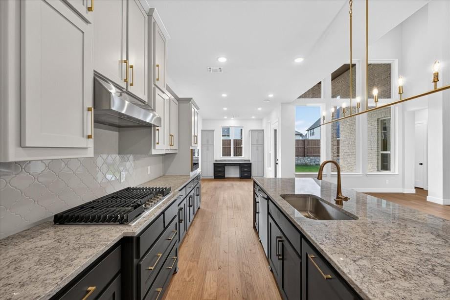 2701 Douglas Lane