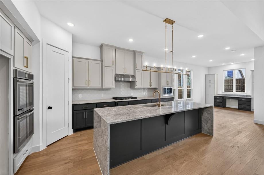 2701 Douglas Lane