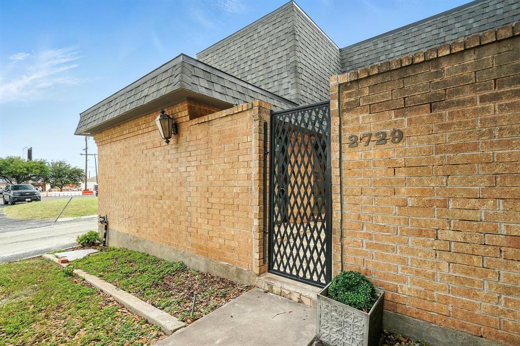 2729 Caton Place