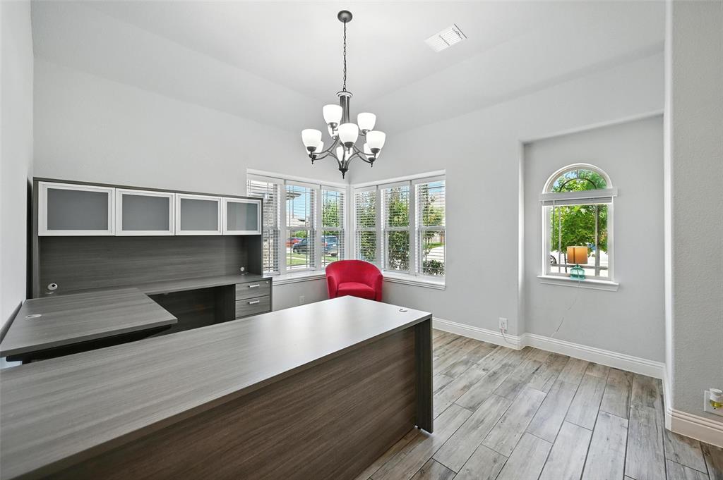 4133 Snowberry Lane