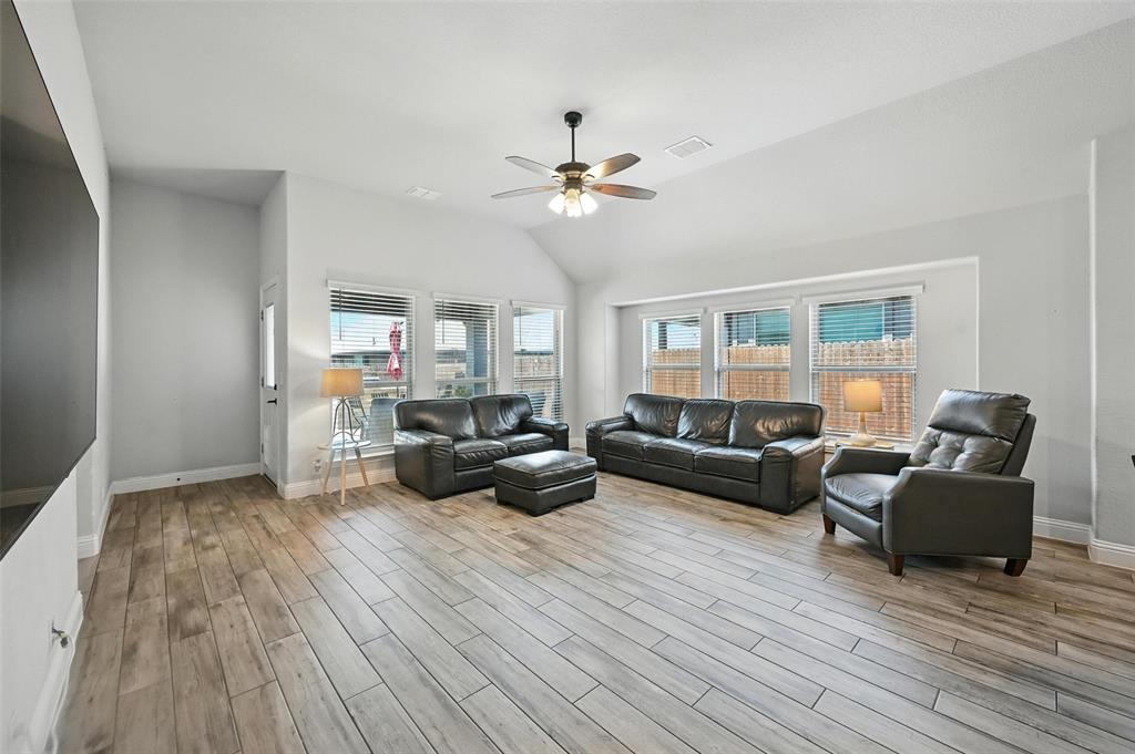4133 Snowberry Lane