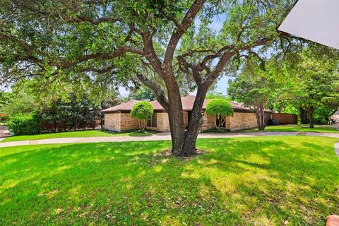 Photo of 17415 Oakington Court, Dallas, TX 75252 (MLS # 21251420)