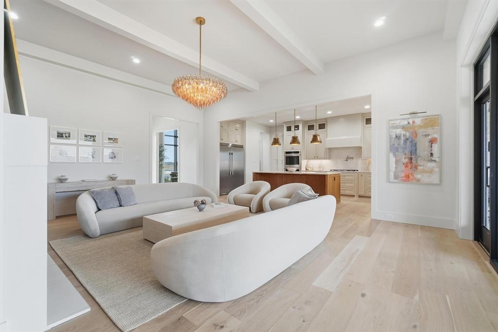 2202 S Ridge Crossing