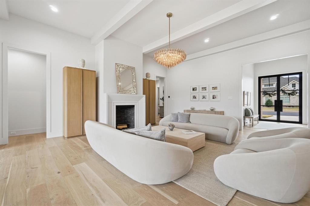 2202 S Ridge Crossing