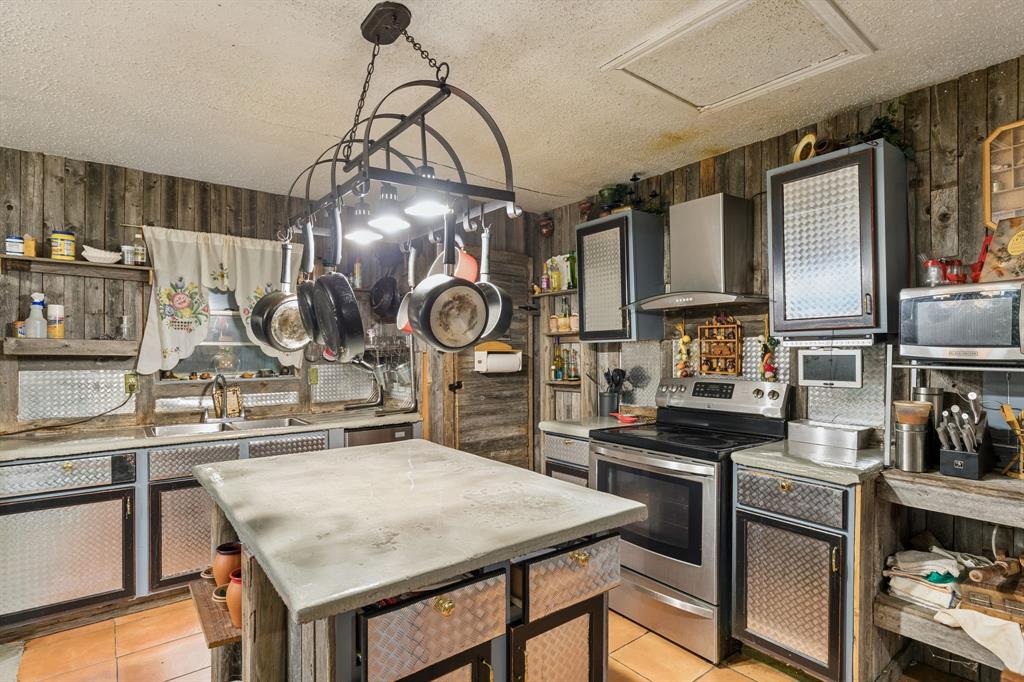 3352 Buckingham Lane