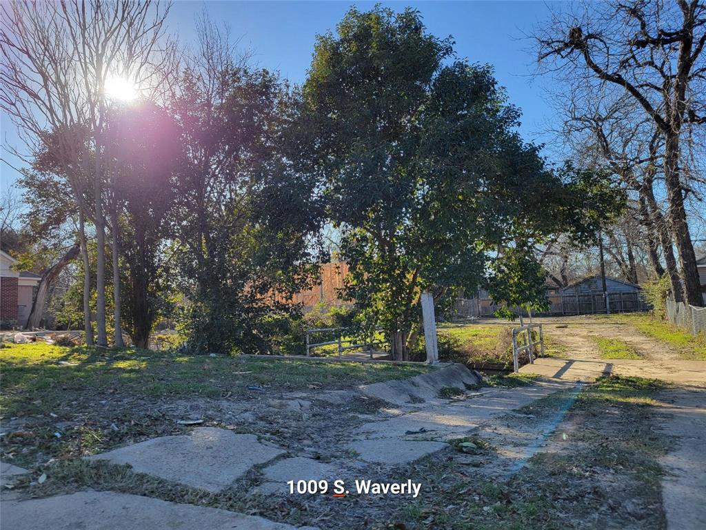 1009 S Waverly Drive