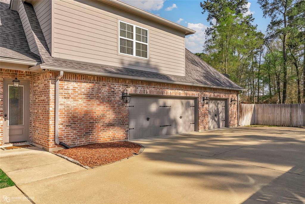 Benton, Louisiana 71006, United States, 5 Bedrooms Bedrooms, ,3 BathroomsBathrooms,Residential,Active,98874