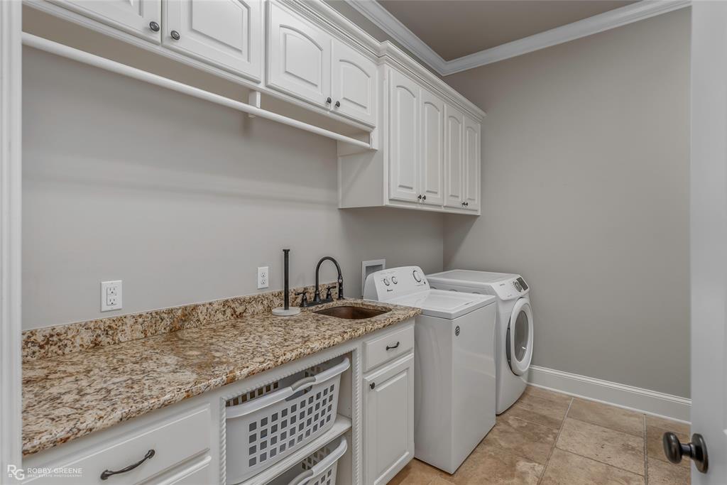 Benton, Louisiana 71006, United States, 5 Bedrooms Bedrooms, ,3 BathroomsBathrooms,Residential,Active,98874