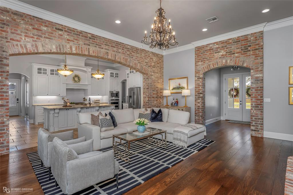 Benton, Louisiana 71006, United States, 5 Bedrooms Bedrooms, ,3 BathroomsBathrooms,Residential,Active,98874