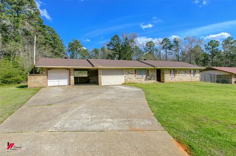 A home in Plain Dealing