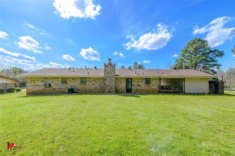 A home in Plain Dealing