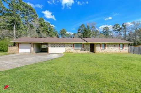 A home in Plain Dealing