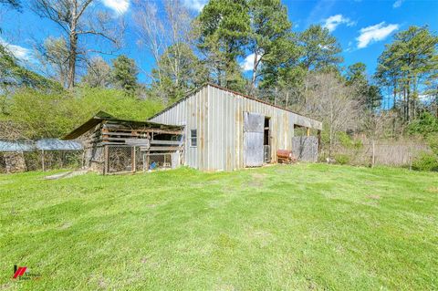 A home in Plain Dealing