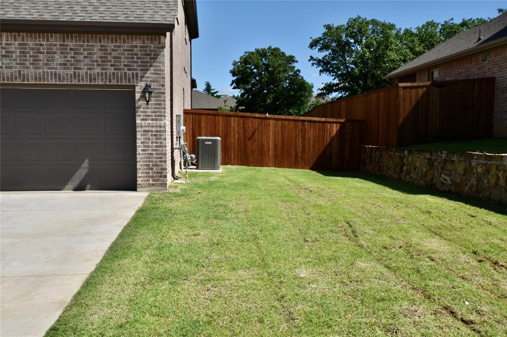 2720 DICKINSON Drive