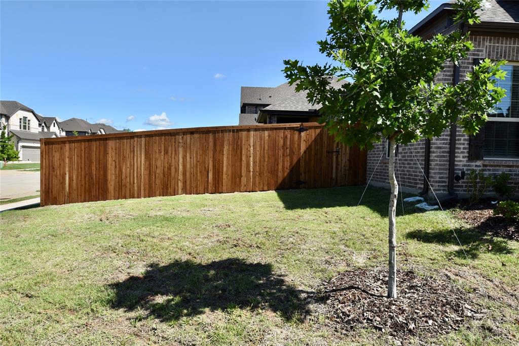2720 DICKINSON Drive