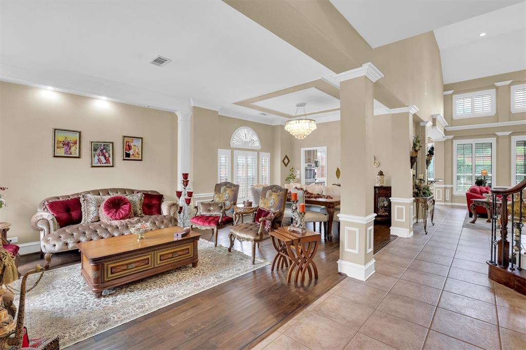 6628 Gray Wolf Drive
