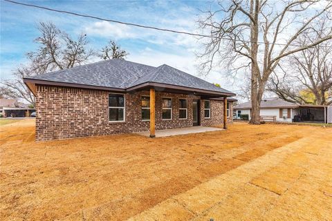 A home in Leonard