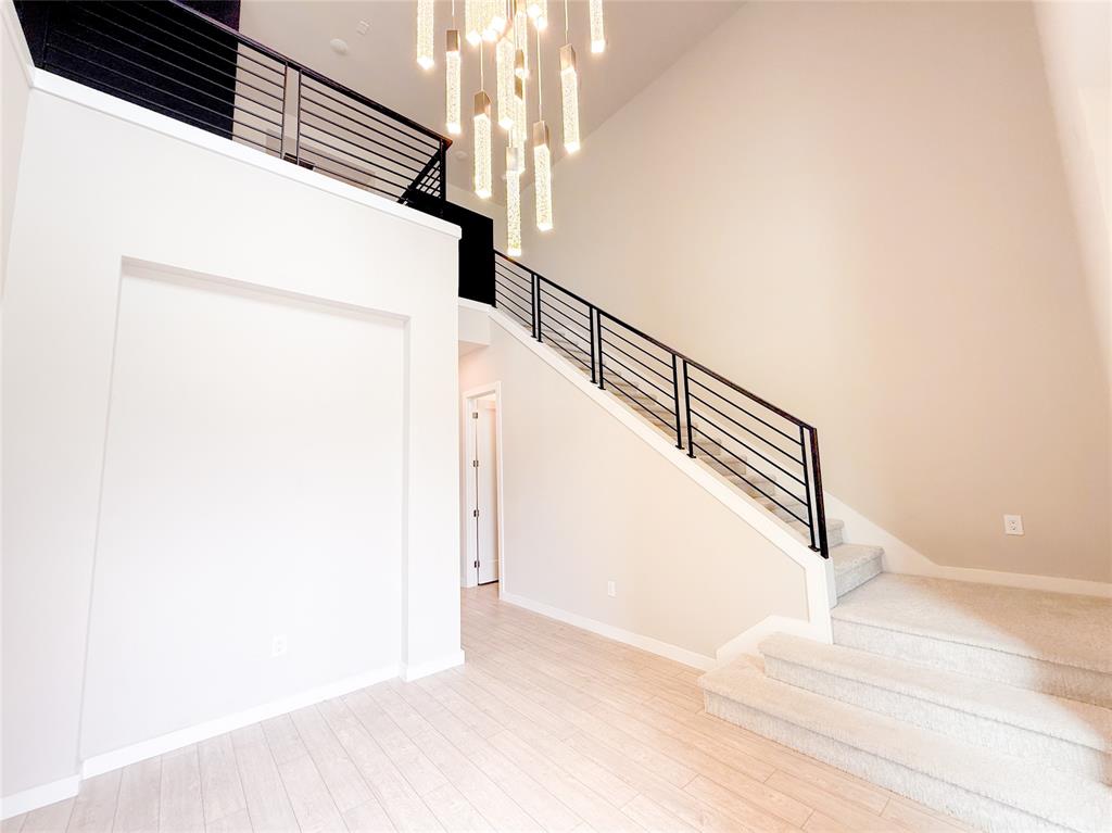 4011 Woodbine Lane