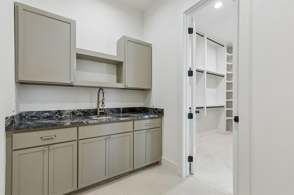 MOUNT AUBURN - Residential