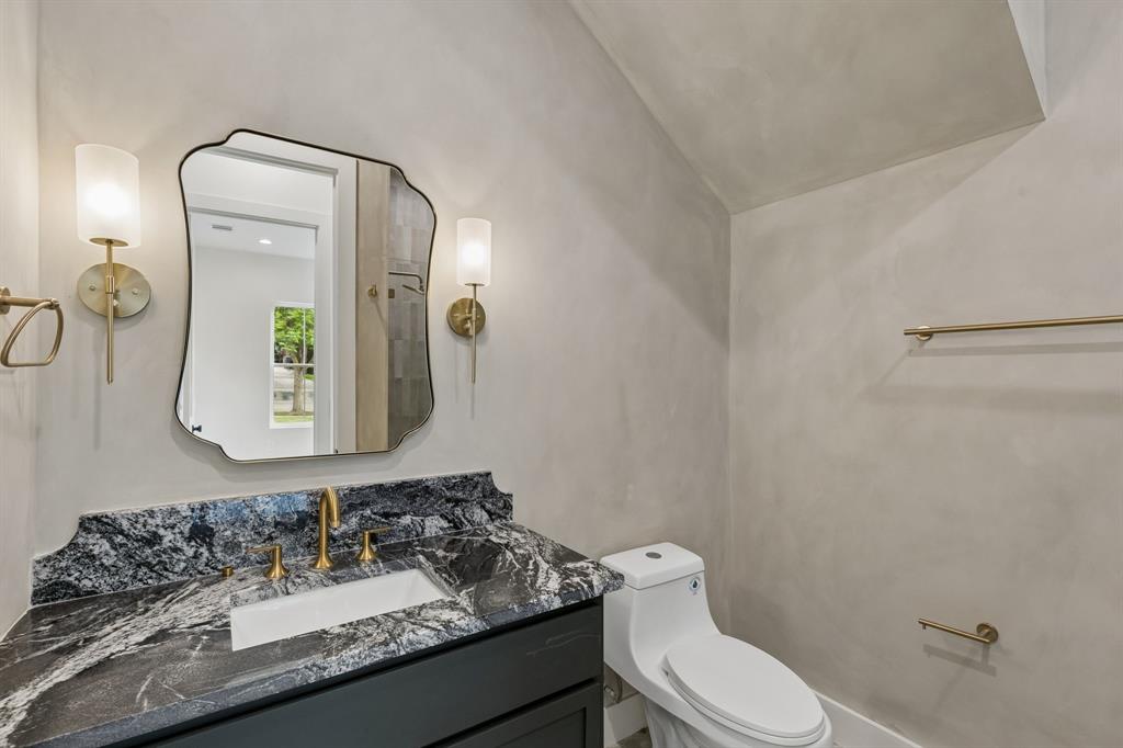 MOUNT AUBURN - Residential