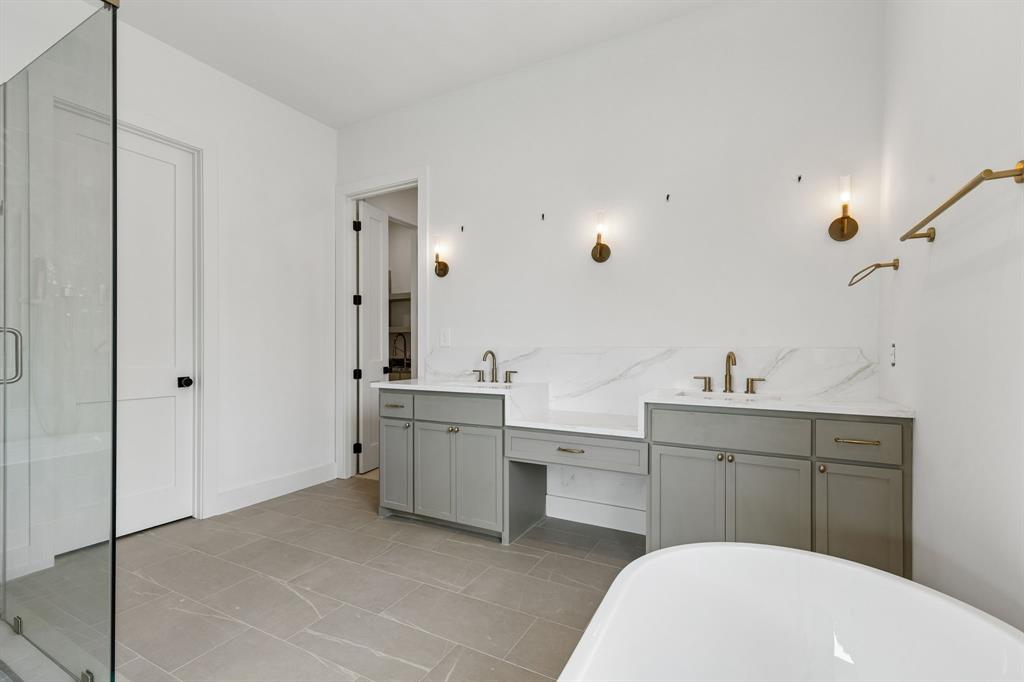 MOUNT AUBURN - Residential