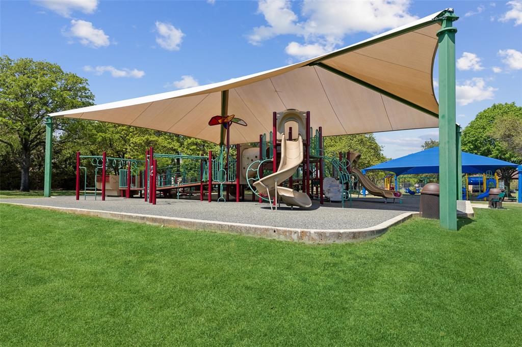 Waters Edge At Hogans Glen Ph - Residential